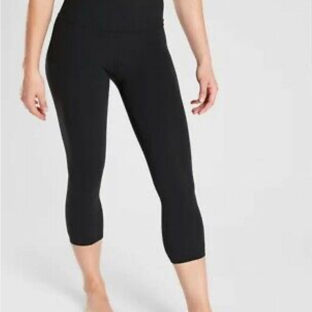 Athleta Elation black capri leggings, size small
